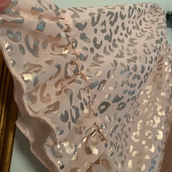 🎉HPx3🎉Gold Animal Print Chiffon Cover - Picture 3 of 7